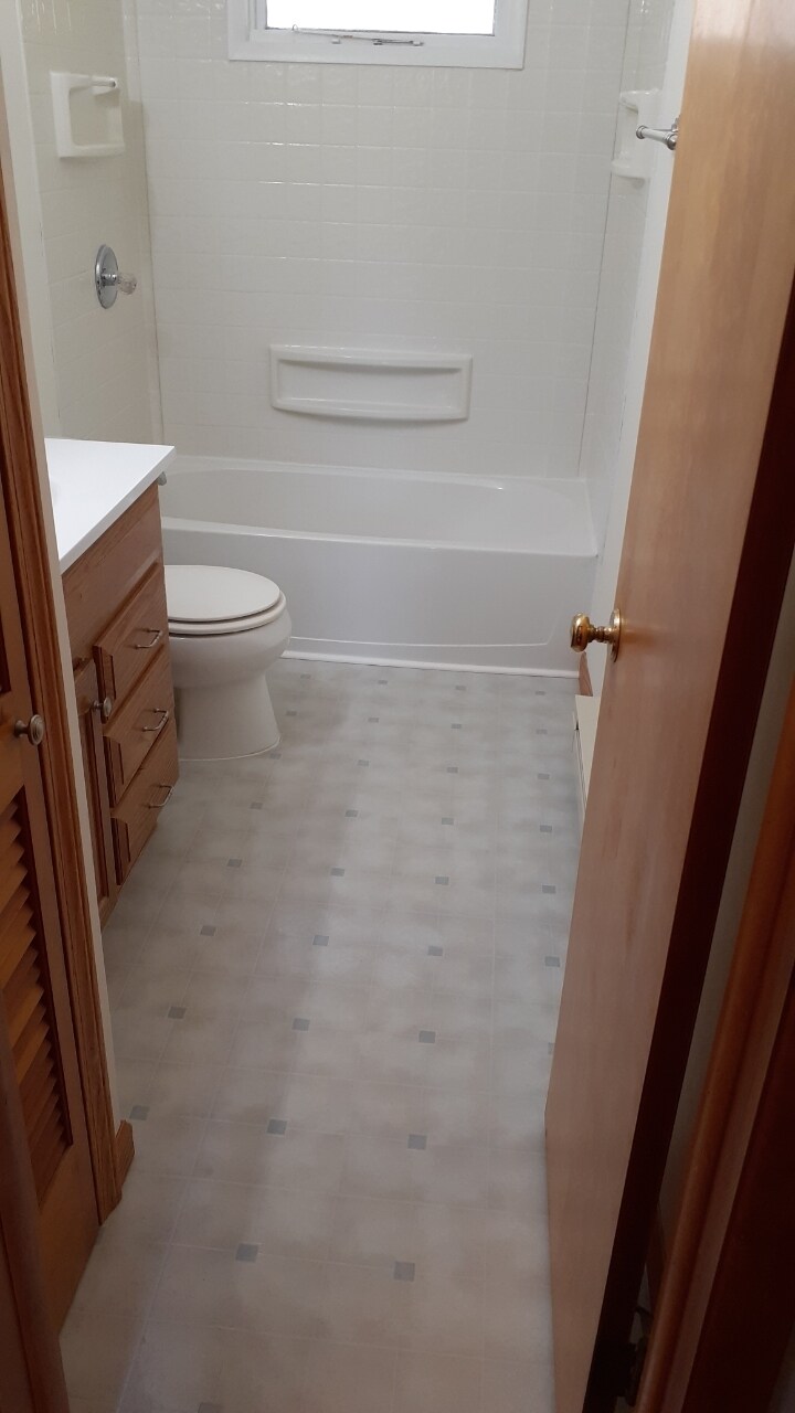 Main Bathroom - 90 Water St