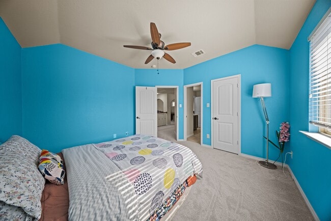 Building Photo - 115 Parkwood Dr