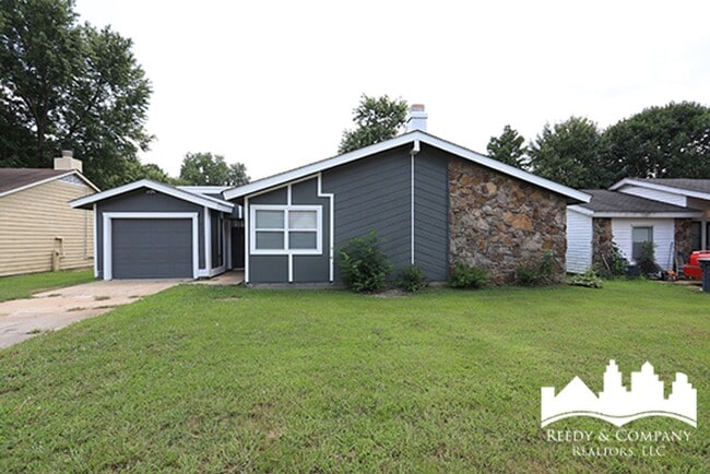 Primary Photo - 6333 Raible Dr