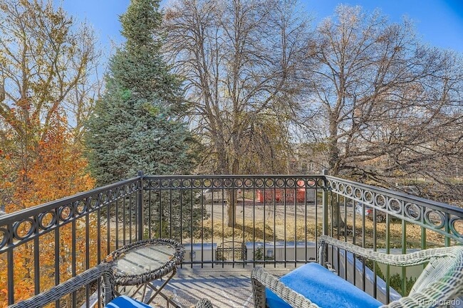 Building Photo - 346 Jackson St