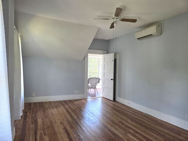 Building Photo - Move in Ready Historic Home in Downtown Cl...