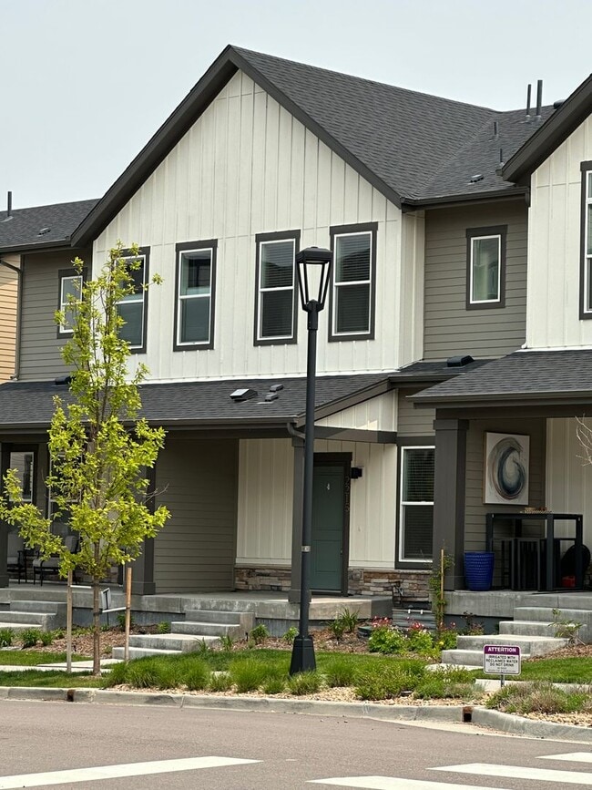 Building Photo - 3bed/3.5bath Townhouse in Downtown Superior - Available August!