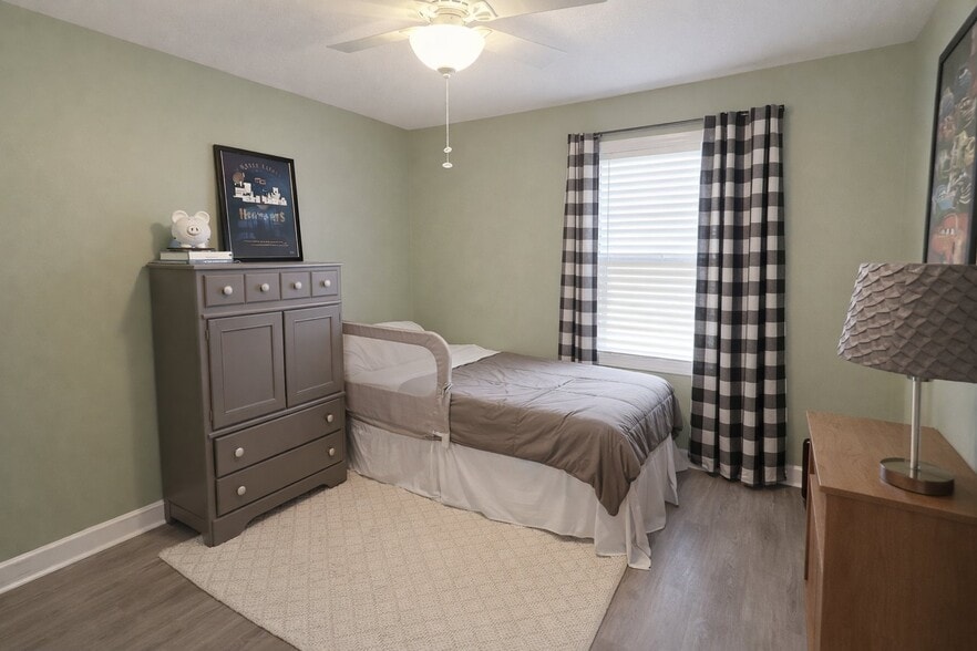 Building Photo - 118 Loizos Dr NW