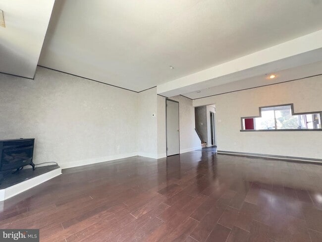 Building Photo - 1017 Oaklyn Ct