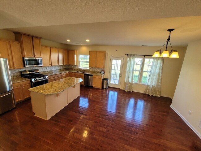 Building Photo - Beautiful 3 Bedroom in Carnegie
