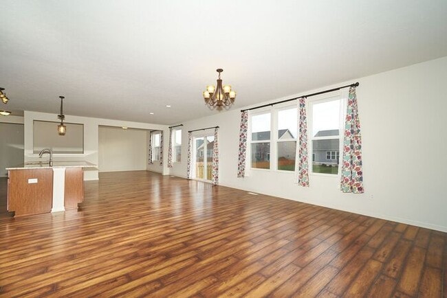 Building Photo - 4 Bedroom With Finished Basement in Westfield!