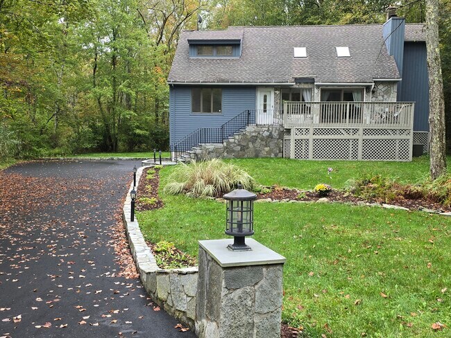 Primary Photo - 421 E Hyerdale Dr