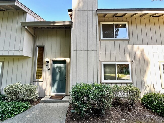 Primary Photo - REQUEST A SHOWING AT MossglenProperties .c...