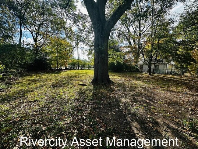 Building Photo - This home won't last long IN 38128!!!! Section 8 Welcomed!!!!