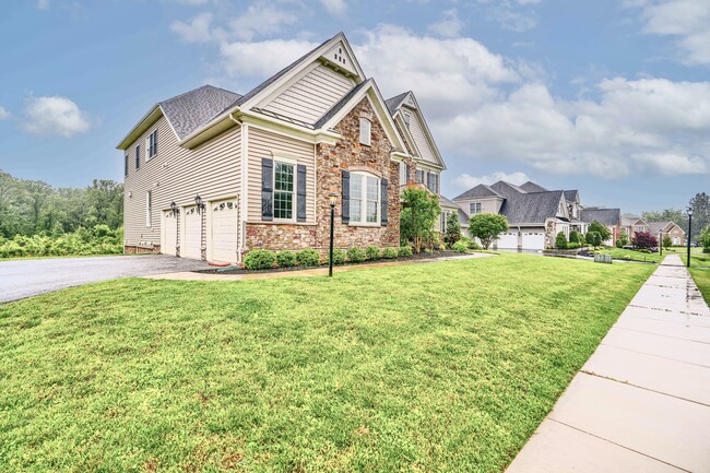 Building Photo - 2847 Seabiscuit Dr