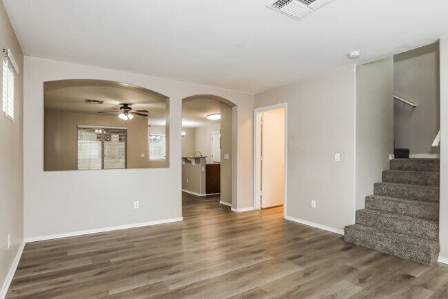 Building Photo - 339 S Travis