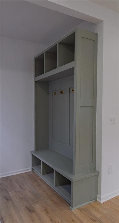 Building Photo - 817 Maple St