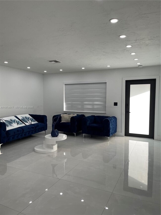 Building Photo - 1791 SW 3rd St