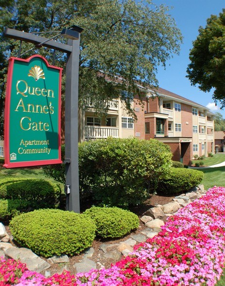 Queen Anne S Gate Apartments Weymouth Ma Apartment Finder Primary Photo Queen Anne S Gate Apartments