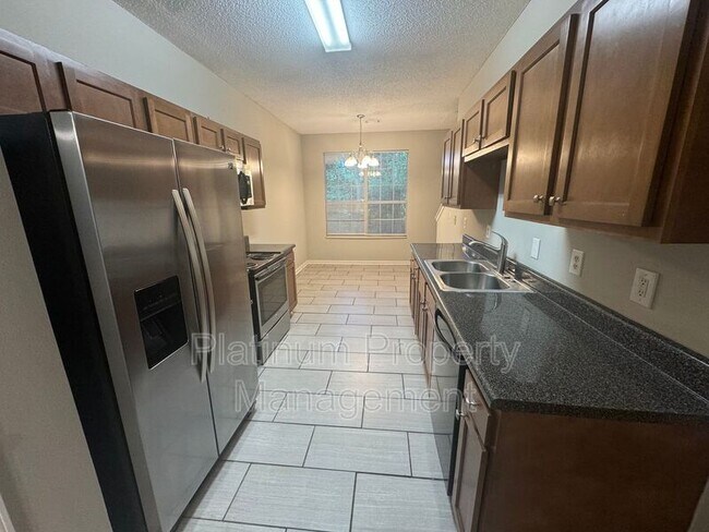 Building Photo - 2262 Charleston Pointe SE