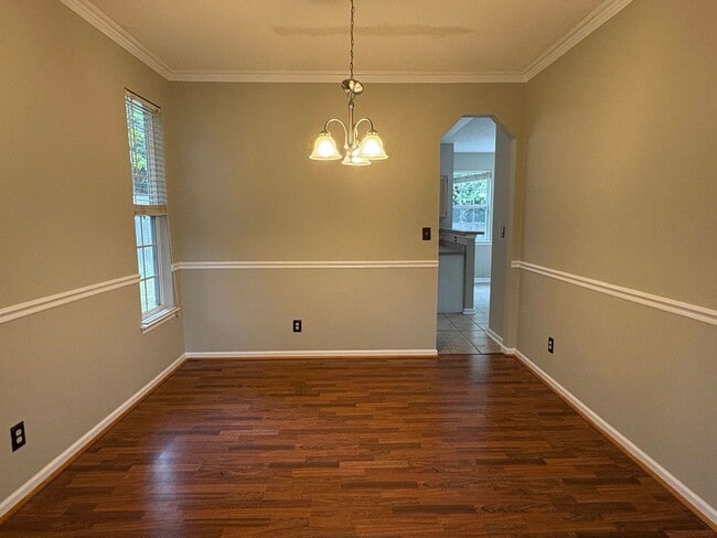Building Photo - 223 Woodburne Ln