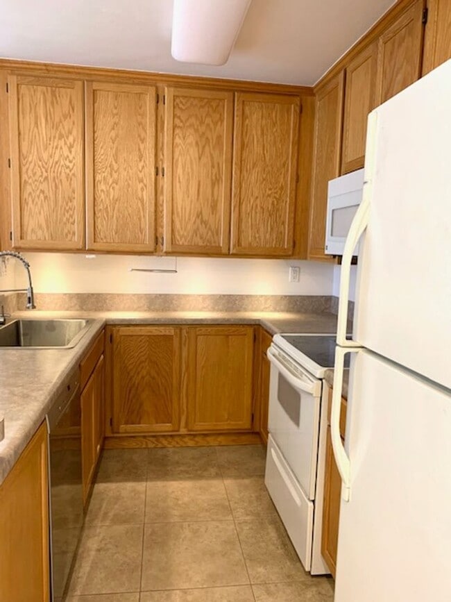 Building Photo - 2901 Peninsula Rd