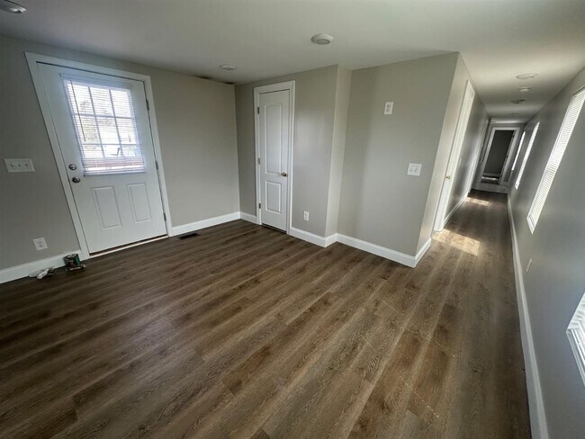 Building Photo - 49 Christmas Ln