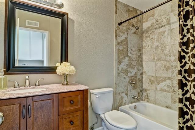 Building Photo - Beautiful 3 Bedroom Townhouse in Timberlane