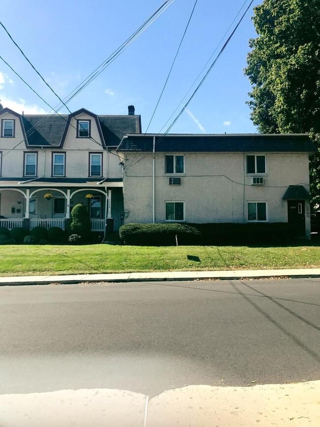Building Photo - 1832 Horace Ave
