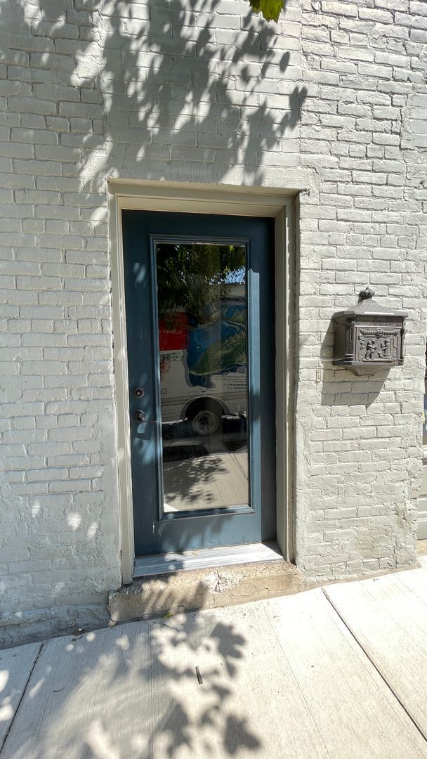 Building Photo - Downtown 1 Bedroom Apartment