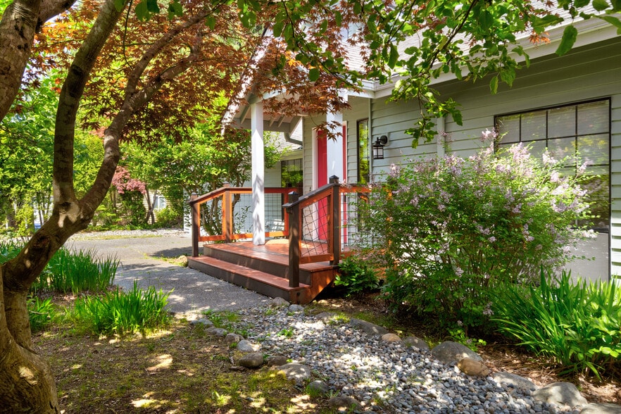 Building Photo - 124 N 39th Pl