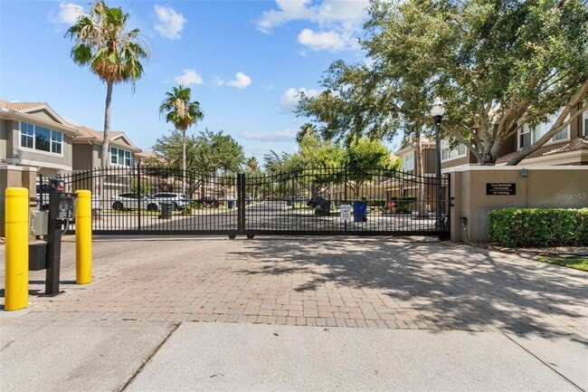 Building Photo - 3372 Covered Bridge Dr E