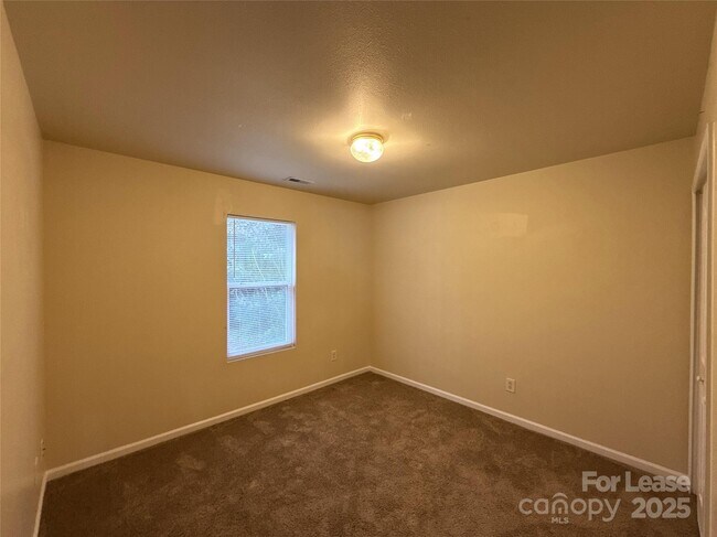 Building Photo - 6831 Sunman Rd