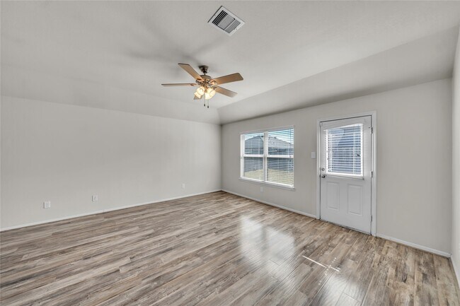 Building Photo - 29035 Jacobs River Dr
