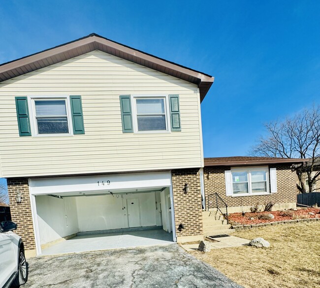 Building Photo - 149 Pebble Creek Trail