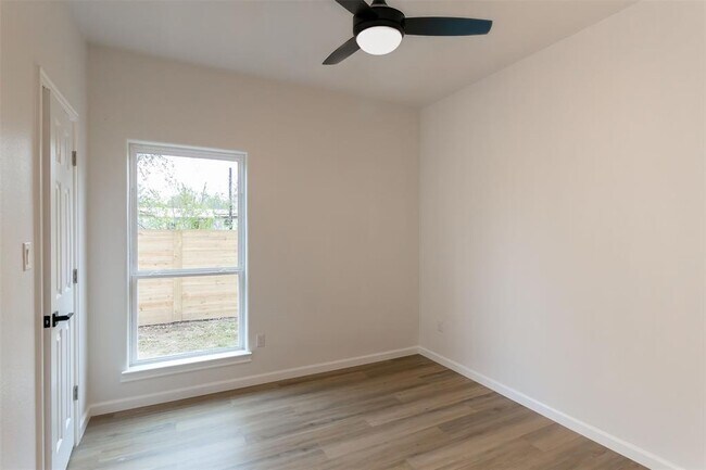 Building Photo - 508 Brown St