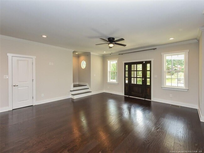 Building Photo - 723 Lindley Dr