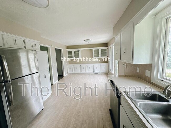 Building Photo - 5141 Raven Oaks Cir