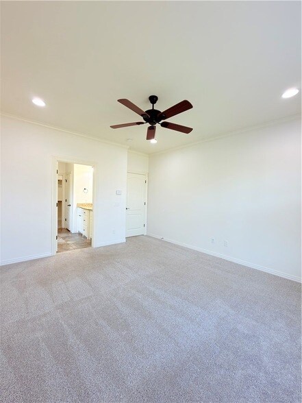 Building Photo - 4201 SW Layton Rd