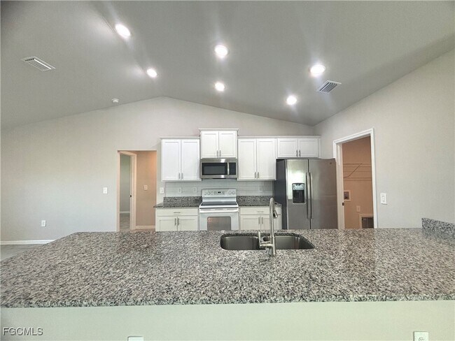 Building Photo - 2715 NW 45th Pl
