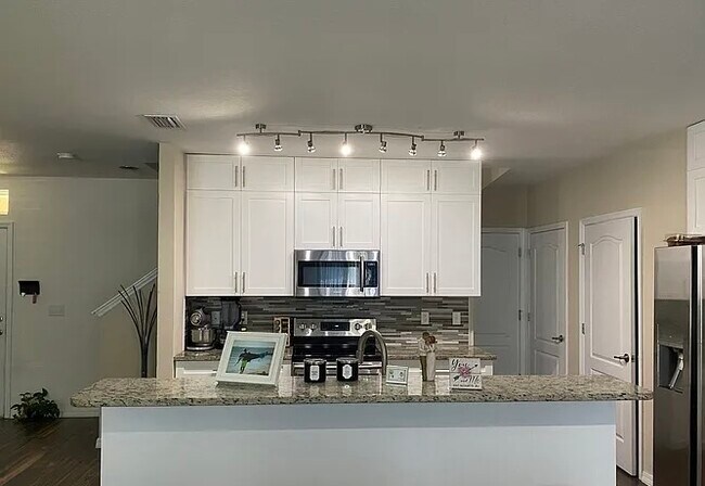 Building Photo - 10536 Rhodine Rd
