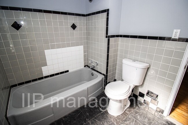 Building Photo - Cleveland Heights Spacious 3bed Home - Sec...