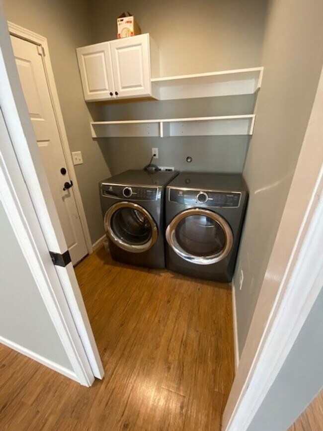 Building Photo - !!Ready for Move in!!  PLUS $250 off FIRST MONTH when you move-in by 11/30/2025