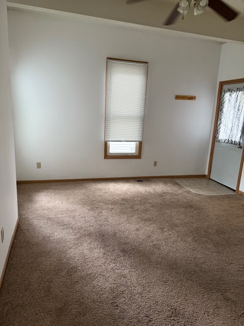 Living room - 124 10th St N