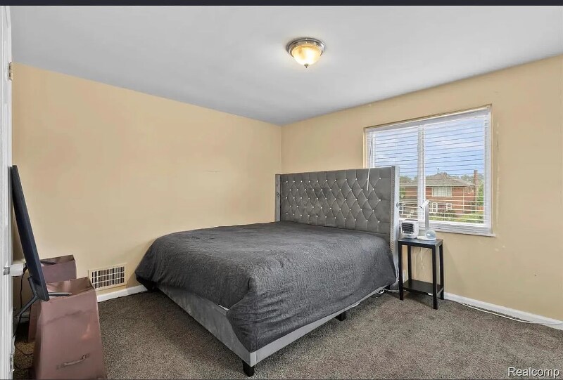 Building Photo - 18514 Schaefer Hwy