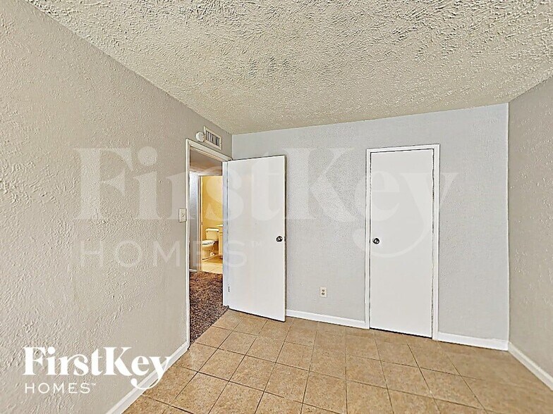 Building Photo - 16934 Macleish Dr