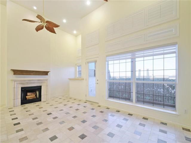 Livingroom Fireplace/wet bar - 2918 Ranch Rd 620 N