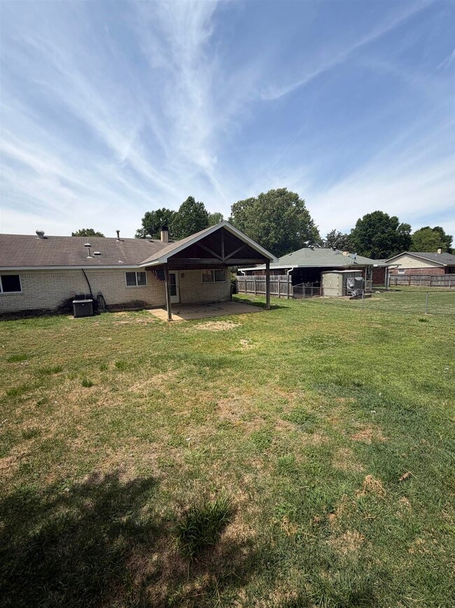 Building Photo - 7016 Pam Dr