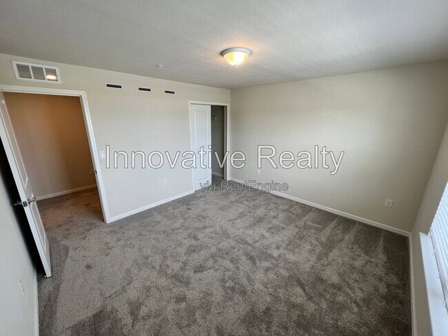 Building Photo - 2895 Clever Ln