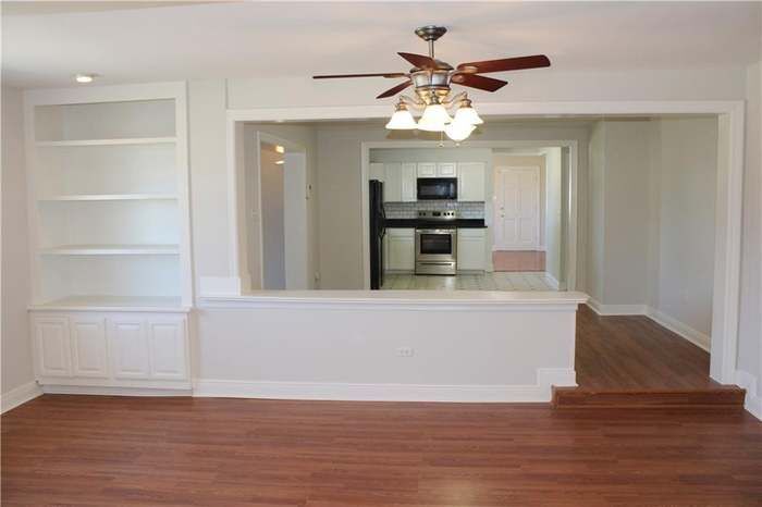 Building Photo - 4748 Newlands St