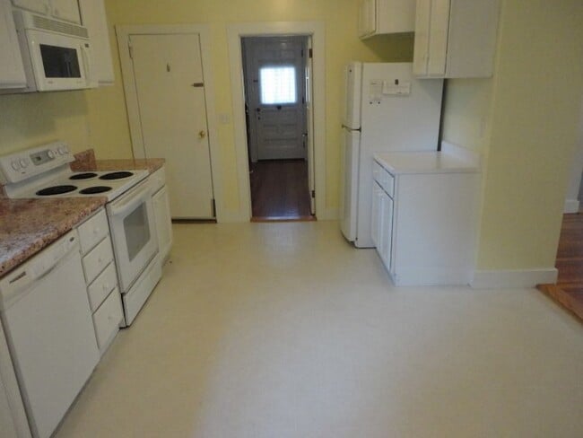 Building Photo - 39 E Bowery St