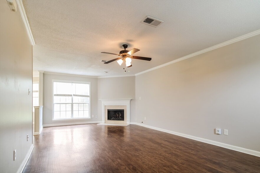 Building Photo - 6331 Fairway Hill Cove