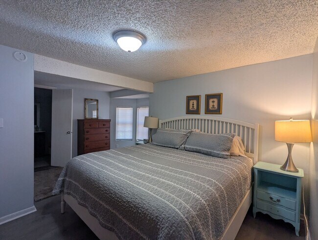 Building Photo - Lakefront Living on Little Lake Geneva – Main Home + Private In-Law Suite!