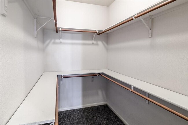 Building Photo - 105 Bluejay Cove