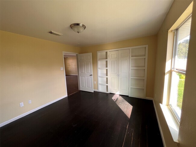 Building Photo - 11842 Greencanyon Dr